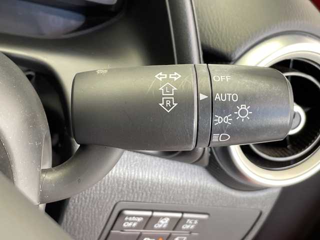 マツダ ＣＸ－３ 15S アーバンドレッサー 栃木県 2021(令3)年 5.5万km ソウルレッドプレミアムメタリック ワンオーナー/特別仕様車/純正ナビ/　（CD/DVD/フルセグTV/Bluetooth/USB）/BOSEサウンドシステム/マツダi-ACTIVSENSE/・アドバンストスマートシティブレーキサポート/・AT誤発進抑制制御/・レーンキープアシストシステム/・アダプティブLEDヘッドライト/・ブラインドスポットモニタリング/・リアクロストラフィックアラート/・ドライバーアテンションアラート/・マツダレーダークルーズコントロール/・360°ビューモニター＋フロントパーキングセンサー/・クルージング＆トラフィックサポート/・交通標識認識システム/ETC/前後ドライブレコーダー/前席シートヒーター/ステアリングヒーター/ヘッドアップディスプレイ/禁煙車/LEDヘッドライト/スマートキー/アイドリングストップ/純正AW/純正フロアマット/スマートキー/保証書/取扱説明書