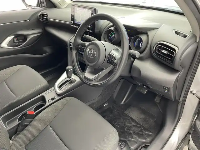 トヨタ ヤリスクロス ハイブリッド G 滋賀県 2023(令5)年 3.8万km シルバーメタリック 【登録・DNクレーム無効】/純正8インチナビ/Bluetooth/USB/MirrorCast/バックカメラ/セーフティセンス/・プリクラッシュセーフティ/・レーントレーシングアシスト/・レーダークルーズコントロール/・オートマチックハイビーム/・ロードサインアシスト/ドライブレコーダー/LEDヘッドライト/オートライト/電子パーキングサポート/オートホールド/プッシュスタート/スマートキー/純正フロアマット