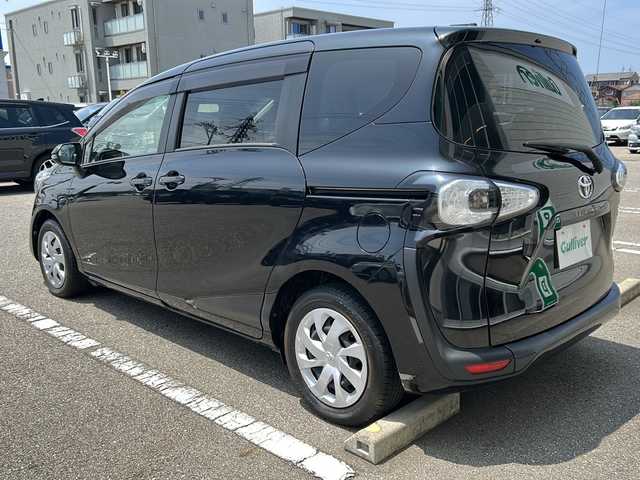 トヨタ シエンタ G 石川県 2016(平28)年 4.2万km ブラックマイカ 社外ナビ（CN-R330WD）/【CD/DVD】/フルセグTV/ETC/両側パワースライドドア/スマートキー＆プッシュスタート/電動格納ミラー/純正フロアマット/ヘッドレベライザー/純正ドアバイザー/Wエアバッグ/取扱説明書