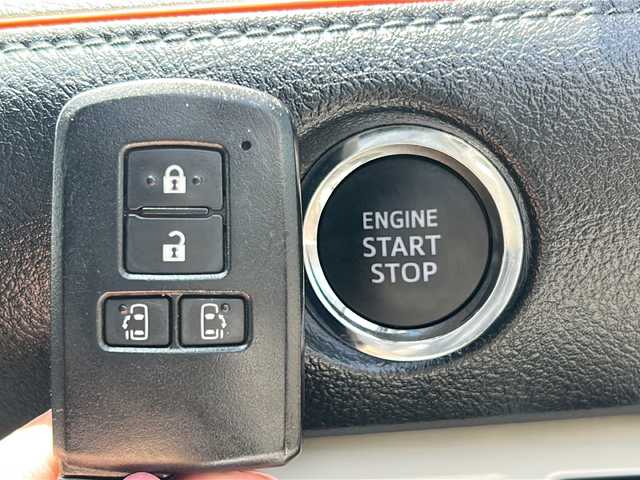 トヨタ シエンタ G 石川県 2016(平28)年 4.2万km ブラックマイカ 社外ナビ（CN-R330WD）/【CD/DVD】/フルセグTV/ETC/両側パワースライドドア/スマートキー＆プッシュスタート/電動格納ミラー/純正フロアマット/ヘッドレベライザー/純正ドアバイザー/Wエアバッグ/取扱説明書