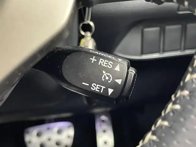 レクサス ＣＴ 200h Fスポーツ 埼玉県 2015(平27)年 2.6万km プラチナムシルバーメタリック 純正ナビ/純正17inＡＷ　/スウェード生地シート　/D/N席シートヒーター　/パドルシフト　/モード切替　/パワーシート　/ワンセグＴＶ　/ＢＴ　/ＣＤ　/バックカメラ　　/スペアキー　/ドラレコ　/クルコン　/ＡＡＣ　/ＬＥＤヘッドライト