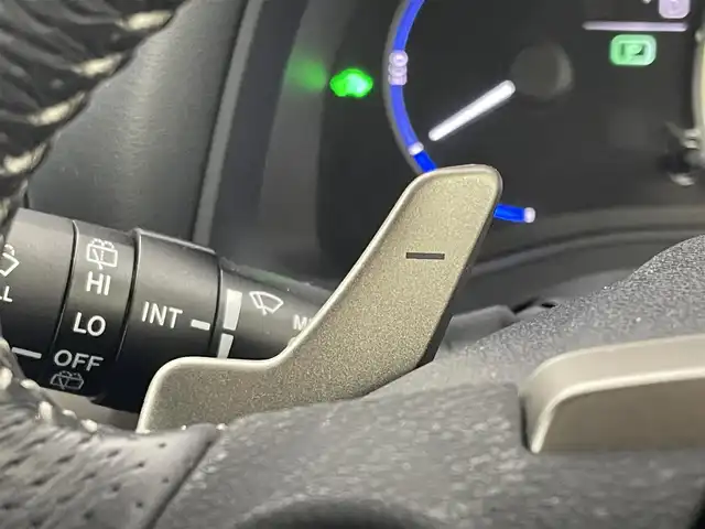 レクサス ＣＴ 200h Fスポーツ 埼玉県 2015(平27)年 2.6万km プラチナムシルバーメタリック 純正ナビ/純正17inＡＷ　/スウェード生地シート　/D/N席シートヒーター　/パドルシフト　/モード切替　/パワーシート　/ワンセグＴＶ　/ＢＴ　/ＣＤ　/バックカメラ　　/スペアキー　/ドラレコ　/クルコン　/ＡＡＣ　/ＬＥＤヘッドライト