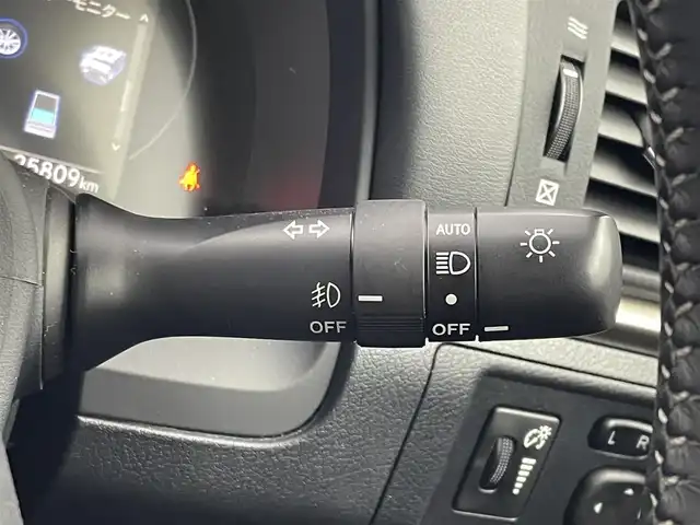 レクサス ＣＴ 200h Fスポーツ 埼玉県 2015(平27)年 2.6万km プラチナムシルバーメタリック 純正ナビ/純正17inＡＷ　/スウェード生地シート　/D/N席シートヒーター　/パドルシフト　/モード切替　/パワーシート　/ワンセグＴＶ　/ＢＴ　/ＣＤ　/バックカメラ　　/スペアキー　/ドラレコ　/クルコン　/ＡＡＣ　/ＬＥＤヘッドライト