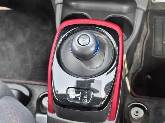 日産 ノート e－パワー ニスモ 宮城県 2020(令2)年 7.1万km ダークメタルグレー インテリジェントエマージェンシーブレーキ/純正SDナビ/【CD・DVD・SD・BT・USB・フルセグTV】/アラウンドビューモニター/純正16インチAW/純正エアロ/デジタルインナー/クルーズコントロール/社外コンソールBOX/車線逸脱警報/踏み間違い衝突防止アシスト/フロント＆バックソナー/ハイビームアシスト/オートライト/LEDヘッドライト/LEDデイライト/革巻きステアリング/ステアリングスイッチ/シートリフター/スマートキー＆プッシュスタート/電動格納ミラー/アルミ製ペダル/純正フロアマット/ドアバイザー/Wエアバッグ/ETC
