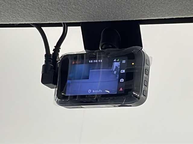 スズキ スペーシア HYBRID X 宮崎県 2019(令1)年 1.9万km ピュアホワイトP 禁煙車/衝突被害軽減ブレーキ/社外ナビTV/（ストラーダ/CN-RE05WD/CD/DVD/Bluetooth/フルセグTV）/社外前後ドライブレコーダー/純正セキュリティアラーム/純正フロアマット/両側電動スライドドア/クリアランスソナー/レーンディパーチャーアラート/シートヒーター/オートエアコン/ETC/スマートキー/プッシュエンジンスタート/スペアキー/新車時保証書/取扱い説明書