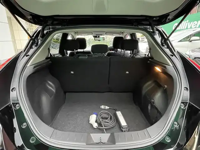 日産 リーフ X Vセレクション 東京都 2022(令4)年 5.3万km スーパーブラック 純正9インチSDナビ/【フルセグ/BTオーディオ】/アラウンドビューモニター/アダクティブクルーズコントロール/プロパイロット/インテリジェントエマージェンシーブレーキ/車線逸脱警報機能/進入禁止標識検知/デジタルインナーミラー/ステアリングヒーター/前席シートヒーター/ETC2.0/ドライブレコーダー/LEDヘッドランプ/充電ケーブル/スペアキー×1/取扱説明書/保証書