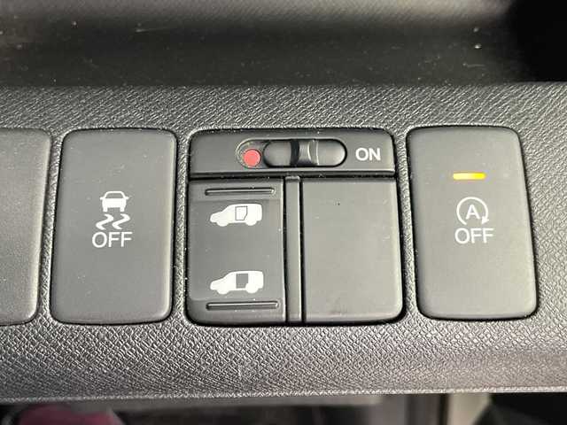 ホンダ ステップワゴン スパーダ S 愛知県 2014(平26)年 8.1万km ホワイトオーキッドパール 禁煙車/純正9インチナビ/（CD/DVD/Bluetooth/フルセグTV/SD)/バックカメラ/クルーズコントロール/ETC/左側パワースライドドア/アイドリングストップ/純正16インチアルミホイール/スマートキー/HIDヘッドライト/フロントフォグランプ/オートライト/純正フロアマット/横滑り防止装置/オートエアコン/ステアリングスイッチ/電動格納ミラー