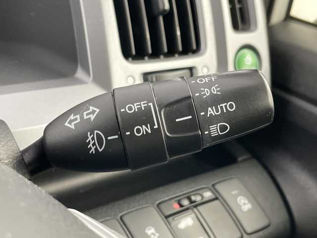 ホンダ ステップワゴン スパーダ S 愛知県 2014(平26)年 8.1万km ホワイトオーキッドパール 禁煙車/純正9インチナビ/（CD/DVD/Bluetooth/フルセグTV/SD)/バックカメラ/クルーズコントロール/ETC/左側パワースライドドア/アイドリングストップ/純正16インチアルミホイール/スマートキー/HIDヘッドライト/フロントフォグランプ/オートライト/純正フロアマット/横滑り防止装置/オートエアコン/ステアリングスイッチ/電動格納ミラー