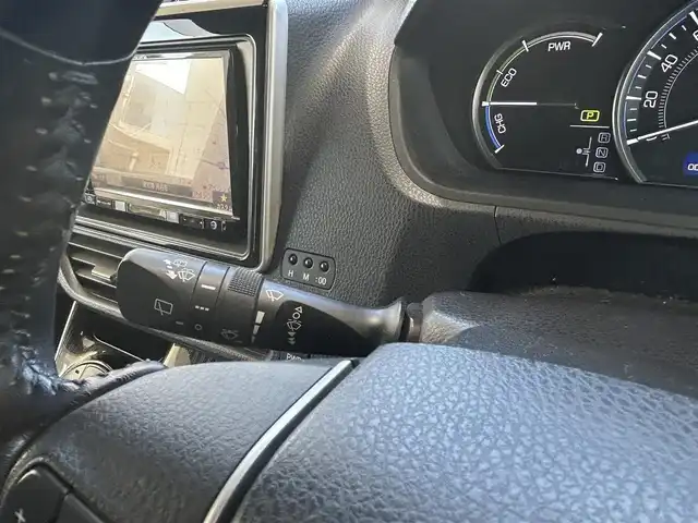 トヨタ エスクァイア ハイブリッド Gi ブラックテーラード 愛知県 2016(平28)年 5.7万km ブラック 社外８V型ナビ【Bluetooth CD DVD SD フルセグ 品番：AVIC-RL99】/ETC/バックカメラ/両側パワースライドドア/クルーズコントロール/衝突軽減ブレーキ/車両接近通報装置/レーンキープアシスト/先行車発信告知/前後コーナーセンサー/オートライト/オートマチックハイビーム/フォグランプ/ナノイー/ステアリングリモコン/合皮シート/前席シートヒーター/ウォークスルー/ドアバイザー/オート電動格納ドアミラー/純正フロアマット/禁煙車