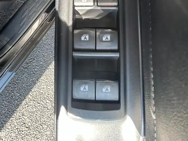 トヨタ エスクァイア ハイブリッド Gi ブラックテーラード 愛知県 2016(平28)年 5.7万km ブラック 社外８V型ナビ【Bluetooth CD DVD SD フルセグ 品番：AVIC-RL99】/ETC/バックカメラ/両側パワースライドドア/クルーズコントロール/衝突軽減ブレーキ/車両接近通報装置/レーンキープアシスト/先行車発信告知/前後コーナーセンサー/オートライト/オートマチックハイビーム/フォグランプ/ナノイー/ステアリングリモコン/合皮シート/前席シートヒーター/ウォークスルー/ドアバイザー/オート電動格納ドアミラー/純正フロアマット/禁煙車