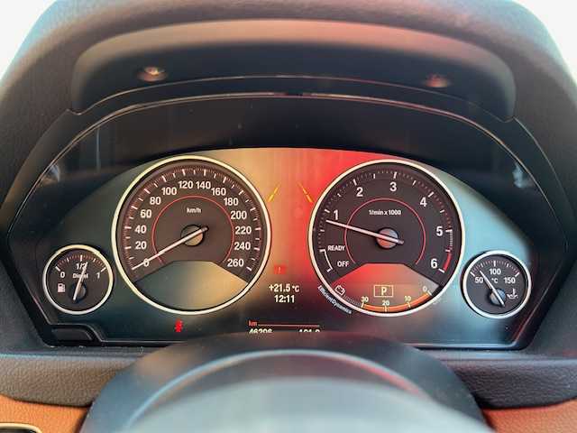 ＢＭＷ ３２０ｄ Mスポーツ 東京都 2015(平27)年 4.7万km ミネラルホワイト 純正HDDナビ【AM/FM/BT/CD/DVD】/ヘッドアップディスプレイ/アクティブクルーズコントロール/バックカメラ/横滑り防止装置/レーンキープアシスト/パワーシート【運転席側+助手席側】/シートヒーター【運転席側+助手席側】/オートマチックハイビーム/USB入力端子/純正ETC/純正19インチAW/レザーシート/保証書/取扱説明書/スペアキー×1