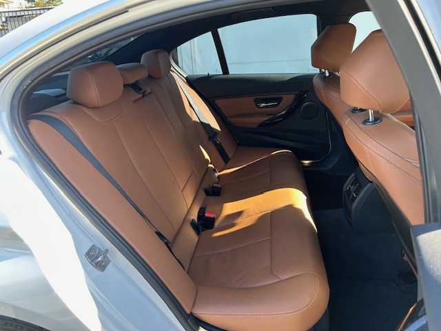 ＢＭＷ ３２０ｄ Mスポーツ 東京都 2015(平27)年 4.7万km ミネラルホワイト 純正HDDナビ【AM/FM/BT/CD/DVD】/ヘッドアップディスプレイ/アクティブクルーズコントロール/バックカメラ/横滑り防止装置/レーンキープアシスト/パワーシート【運転席側+助手席側】/シートヒーター【運転席側+助手席側】/オートマチックハイビーム/USB入力端子/純正ETC/純正19インチAW/レザーシート/保証書/取扱説明書/スペアキー×1