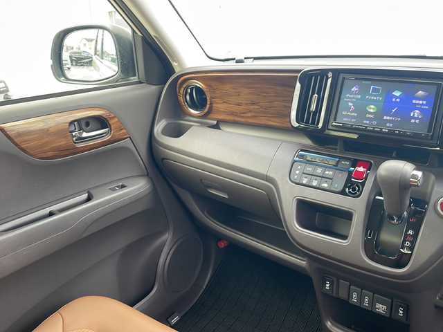 ホンダ Ｎ ＯＮＥ セレクト 三重県 2018(平30)年 0.3万km プレミアムアイボリーパール2トーン 社外ナビ/ETC/バックカメラ/ハーフレザーシート/シートヒーター/USB給電/シティブレーキアクティブシステム/後コーナーセンサー/ECON/アイドリングストップ/横滑り防止/純正フロアマット