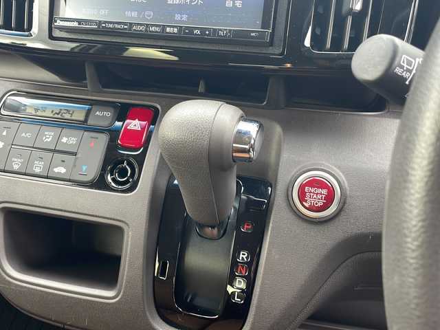 ホンダ Ｎ ＯＮＥ セレクト 三重県 2018(平30)年 0.3万km プレミアムアイボリーパール2トーン 社外ナビ/ETC/バックカメラ/ハーフレザーシート/シートヒーター/USB給電/シティブレーキアクティブシステム/後コーナーセンサー/ECON/アイドリングストップ/横滑り防止/純正フロアマット