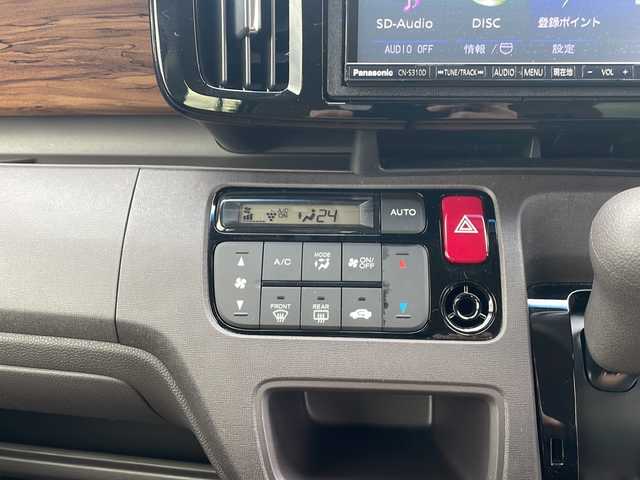 ホンダ Ｎ ＯＮＥ セレクト 三重県 2018(平30)年 0.3万km プレミアムアイボリーパール2トーン 社外ナビ/ETC/バックカメラ/ハーフレザーシート/シートヒーター/USB給電/シティブレーキアクティブシステム/後コーナーセンサー/ECON/アイドリングストップ/横滑り防止/純正フロアマット