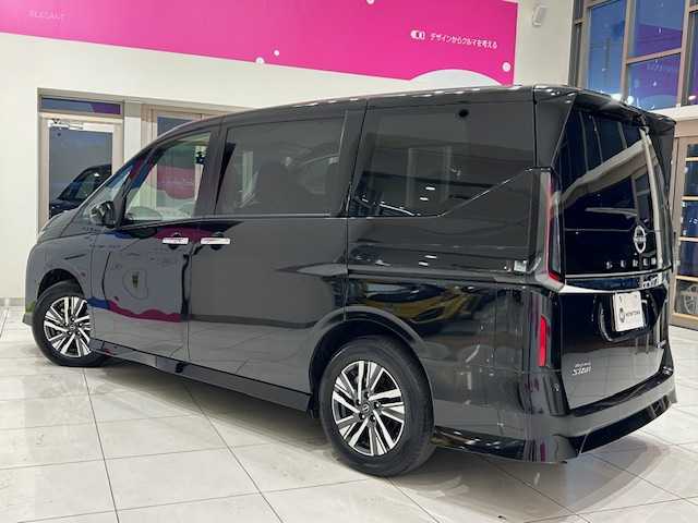 日産 セレナ e－パワー ハイウェイスター V 埼玉県 2023(令5)年 1.8万km ダイヤモンドブラック プロパイロット/エマージェンシーブレーキ/社外ナビ/　　CD/DVD/BT/ワンセグ/アラウンドビューモニター/両側パワースライドドア/レーダークルーズコントロール/LEDオートライト/オートハイビーム/純正16インチアルミホイール/ステアリングスイッチ/USBポート/ETC/ブラインドスポットモニター/デジタルインナーミラー/禁煙車