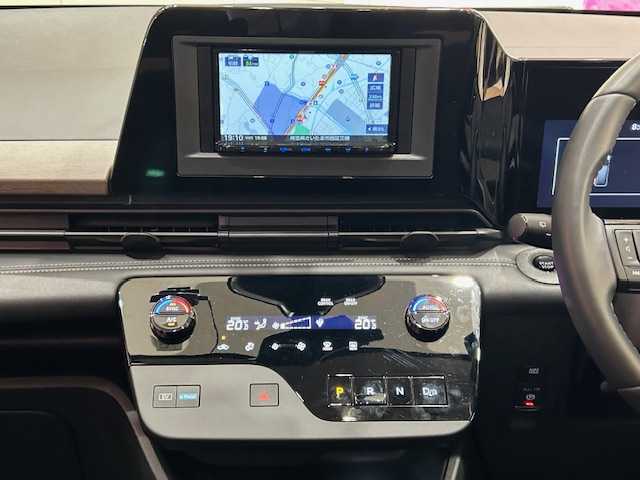 日産 セレナ e－パワー ハイウェイスター V 埼玉県 2023(令5)年 1.8万km ダイヤモンドブラック プロパイロット/エマージェンシーブレーキ/社外ナビ/　　CD/DVD/BT/ワンセグ/アラウンドビューモニター/両側パワースライドドア/レーダークルーズコントロール/LEDオートライト/オートハイビーム/純正16インチアルミホイール/ステアリングスイッチ/USBポート/ETC/ブラインドスポットモニター/デジタルインナーミラー/禁煙車