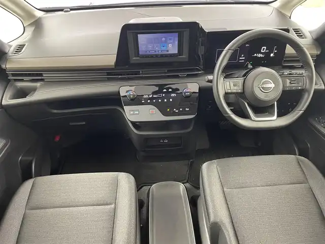 日産 セレナ e－パワー ハイウェイスター V 大阪府 2023(令5)年 1.8万km ダイヤモンドブラック プロパイロット/　・エマ ージェンシーブレーキ/　・レーダークルーズコントロール/　・クリアランスソナー/社外ナビ/　　CD/DVD/Bluetooth/ワンセグ/デジタルインナーミラー/アラウンドビューモニター/両側パワースライドドア/LEDオートライト/フォグランプ/オートハイビーム/純正16インチアルミホイール/ステアリングスイッチ/USBポート/ETC/ブラインドスポットモニター