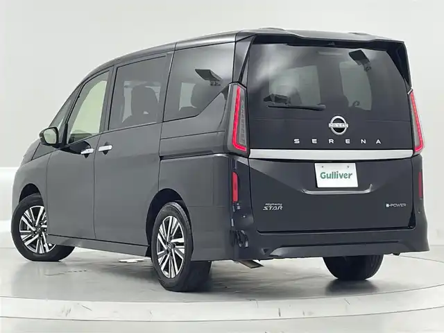 日産 セレナ e－パワー ハイウェイスター V 大阪府 2023(令5)年 1.8万km ダイヤモンドブラック プロパイロット/　・エマ ージェンシーブレーキ/　・レーダークルーズコントロール/　・クリアランスソナー/社外ナビ/　　CD/DVD/Bluetooth/ワンセグ/デジタルインナーミラー/アラウンドビューモニター/両側パワースライドドア/LEDオートライト/フォグランプ/オートハイビーム/純正16インチアルミホイール/ステアリングスイッチ/USBポート/ETC/ブラインドスポットモニター