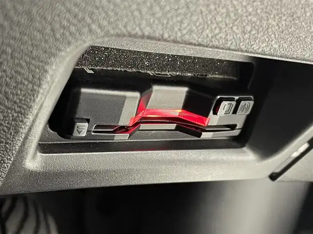 日産 セレナ e－パワー ハイウェイスター V 大阪府 2023(令5)年 1.8万km ダイヤモンドブラック プロパイロット/　・エマ ージェンシーブレーキ/　・レーダークルーズコントロール/　・クリアランスソナー/社外ナビ/　　CD/DVD/Bluetooth/ワンセグ/デジタルインナーミラー/アラウンドビューモニター/両側パワースライドドア/LEDオートライト/フォグランプ/オートハイビーム/純正16インチアルミホイール/ステアリングスイッチ/USBポート/ETC/ブラインドスポットモニター