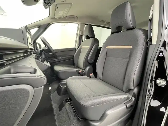 日産 セレナ e－パワー ハイウェイスター V 大阪府 2023(令5)年 1.8万km ダイヤモンドブラック プロパイロット/　・エマ ージェンシーブレーキ/　・レーダークルーズコントロール/　・クリアランスソナー/社外ナビ/　　CD/DVD/Bluetooth/ワンセグ/デジタルインナーミラー/アラウンドビューモニター/両側パワースライドドア/LEDオートライト/フォグランプ/オートハイビーム/純正16インチアルミホイール/ステアリングスイッチ/USBポート/ETC/ブラインドスポットモニター