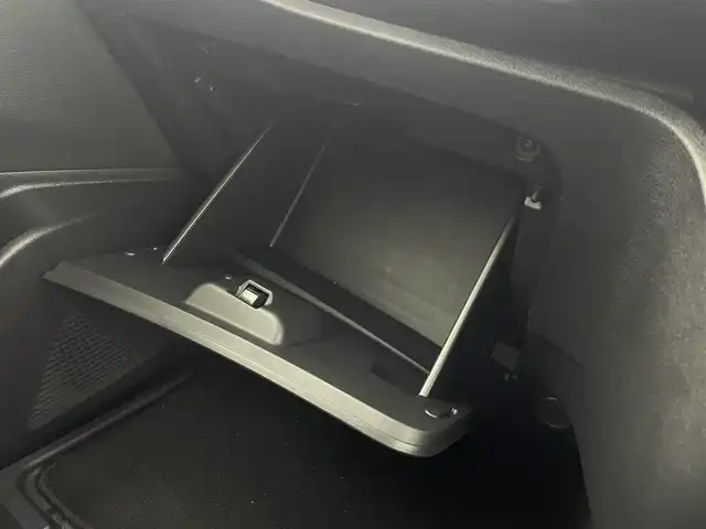 日産 セレナ e－パワー ハイウェイスター V 大阪府 2023(令5)年 1.8万km ダイヤモンドブラック プロパイロット/　・エマ ージェンシーブレーキ/　・レーダークルーズコントロール/　・クリアランスソナー/社外ナビ/　　CD/DVD/Bluetooth/ワンセグ/デジタルインナーミラー/アラウンドビューモニター/両側パワースライドドア/LEDオートライト/フォグランプ/オートハイビーム/純正16インチアルミホイール/ステアリングスイッチ/USBポート/ETC/ブラインドスポットモニター