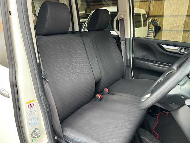 ホンダ Ｎ ＢＯＸ カスタム SSパッケージ 神奈川県 2014(平26)年 8.1万km プレミアムホワイトパール ●Ｃｕｓｔｏｍ　ＳＳパッケージ/●4WD/●ギャザーズナビ/CD /DVD /BT /SD /地デジ/●バックカメラ/●ETC2.0/●両側パワースライドドア/●シートヒーター（運転席/助手席）/●あんしんパッケージ/シティブレーキアクティブシステム/前席用i-サイドエアバッグシステム/サイドカーテンエアバッグシステム/●ピアノブラック調インパネガーニッシュ/●クロームメッキ・セレクトレバーボタン/●オーディオリモートコントロールスイッチ/●14インチアルミホイール/●HIDヘッドライト/●フォグライト/●ドアミラーウインカー/●VSA（ABS＋TCS＋横すべり抑制）/●エマージェンシーストップシグナル/●ヒルスタートアシスト機能/●アイドリングストップ/●ECONスイッチ/●運転席ハイトアジャスター/●スマートキー2個/●保証書/●取扱説明書
