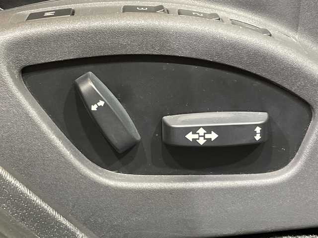 ボルボ Ｓ６０ ドライブe 愛媛県 2011(平23)年 16.7万km 紺 純正ナビ/ワンセグ／Ｂｌｕｅｔｏｏｔｈ／ＵＳＢ/ＥＴＣ/クルーズコントロール/衝突被害軽減ブレーキ/ＤＮ席パワーシート/レザーシート/ＤＮ席シートヒーター/コーナーセンサー/ＬＥＤヘッドライト