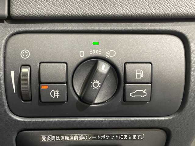 ボルボ Ｓ６０ ドライブe 愛媛県 2011(平23)年 16.7万km 紺 純正ナビ/ワンセグ／Ｂｌｕｅｔｏｏｔｈ／ＵＳＢ/ＥＴＣ/クルーズコントロール/衝突被害軽減ブレーキ/ＤＮ席パワーシート/レザーシート/ＤＮ席シートヒーター/コーナーセンサー/ＬＥＤヘッドライト