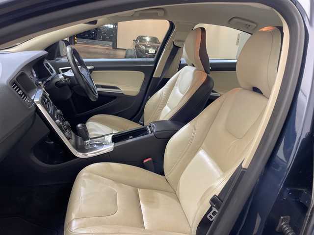 ボルボ Ｓ６０ ドライブe 愛媛県 2011(平23)年 16.7万km 紺 純正ナビ/ワンセグ／Ｂｌｕｅｔｏｏｔｈ／ＵＳＢ/ＥＴＣ/クルーズコントロール/衝突被害軽減ブレーキ/ＤＮ席パワーシート/レザーシート/ＤＮ席シートヒーター/コーナーセンサー/ＬＥＤヘッドライト