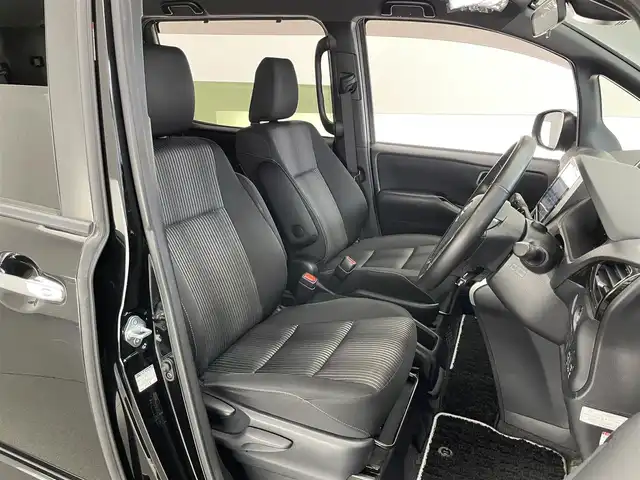 トヨタ ヴォクシー ハイブリッド ZS 煌Ⅱ 愛知県 2019(平31)年 2.8万km ブラック 純正１０型ナビ　純正１２型後席モニター　両側パワスラ　フルセグＴＶ　シートヒーター　バックカメラ　純正ドラレコ　ＥＴＣ　セーフティセンス　衝突軽減　レーンキープ　３眼ＬＥＤ　クルコン　プッシュスタート　スマートキー　コーナーセンサー　オートハイビーム　レーンキープ　