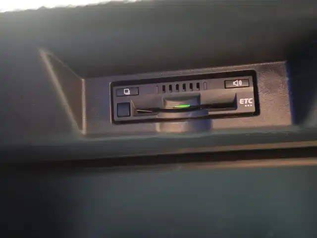 トヨタ ハリアー エレガンス GRスポーツ 山形県 2018(平30)年 1.6万km ホワイトパールクリスタルシャイン 4WD/衝突被害軽減システム/ワンオーナー/アルパインメモリナビ/　　【CD DVD BT フルセグ USB】/バックカメラ/レーダークルーズコントロール/LEDオートヘッドライト/ハーフレザーシート/パワーシート/純正19インチアルミホイール/アイドリングストップ/ステアリングスイッチ/MTモード付AT/IC付ターボ/電動格納ウィンカーミラー/フォグランプ/スマートキー/ETC