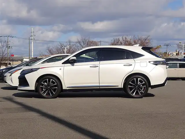 トヨタ ハリアー エレガンス GRスポーツ 山形県 2018(平30)年 1.6万km ホワイトパールクリスタルシャイン 4WD/衝突被害軽減システム/ワンオーナー/アルパインメモリナビ/　　【CD DVD BT フルセグ USB】/バックカメラ/レーダークルーズコントロール/LEDオートヘッドライト/ハーフレザーシート/パワーシート/純正19インチアルミホイール/アイドリングストップ/ステアリングスイッチ/MTモード付AT/IC付ターボ/電動格納ウィンカーミラー/フォグランプ/スマートキー/ETC