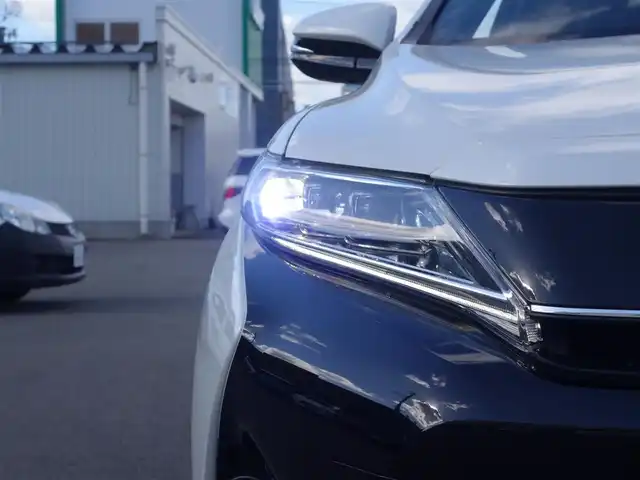 トヨタ ハリアー エレガンス GRスポーツ 山形県 2018(平30)年 1.6万km ホワイトパールクリスタルシャイン 4WD/衝突被害軽減システム/ワンオーナー/アルパインメモリナビ/　　【CD DVD BT フルセグ USB】/バックカメラ/レーダークルーズコントロール/LEDオートヘッドライト/ハーフレザーシート/パワーシート/純正19インチアルミホイール/アイドリングストップ/ステアリングスイッチ/MTモード付AT/IC付ターボ/電動格納ウィンカーミラー/フォグランプ/スマートキー/ETC