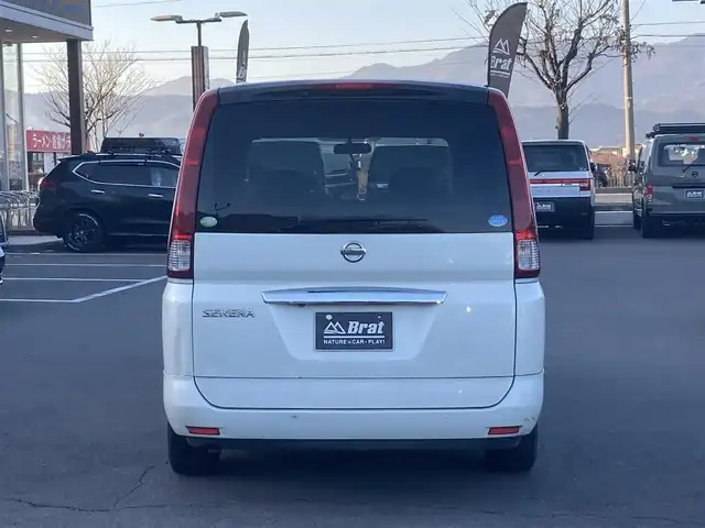 日産 セレナ 20S 長野県 2006(平18)年 14.1万km ホワイトパール 純正ナビ/(AM/FM/CD/MD/AUX)/サイド・バックカメラ/ステアリングスイッチ/ETC/両側パワースライドドア/電格ミラー/ウインカーミラー/ドアバイザー