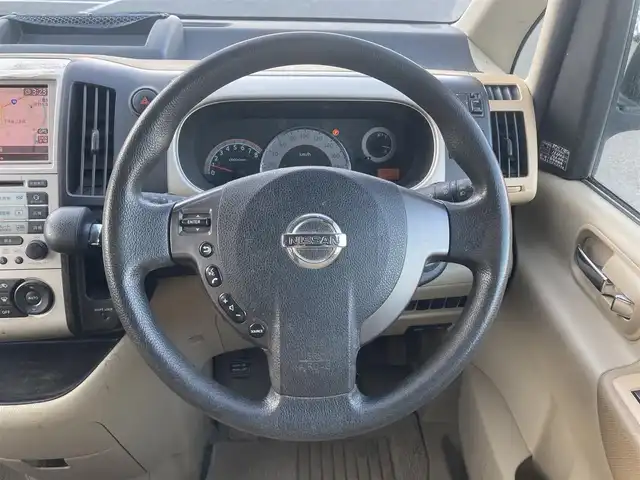 日産 セレナ 20S 長野県 2006(平18)年 14.1万km ホワイトパール 純正ナビ/(AM/FM/CD/MD/AUX)/サイド・バックカメラ/ステアリングスイッチ/ETC/両側パワースライドドア/電格ミラー/ウインカーミラー/ドアバイザー