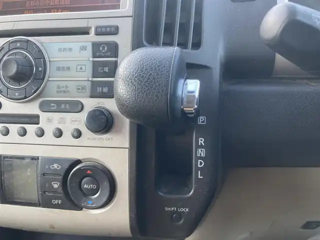 日産 セレナ 20S 長野県 2006(平18)年 14.1万km ホワイトパール 純正ナビ/(AM/FM/CD/MD/AUX)/サイド・バックカメラ/ステアリングスイッチ/ETC/両側パワースライドドア/電格ミラー/ウインカーミラー/ドアバイザー