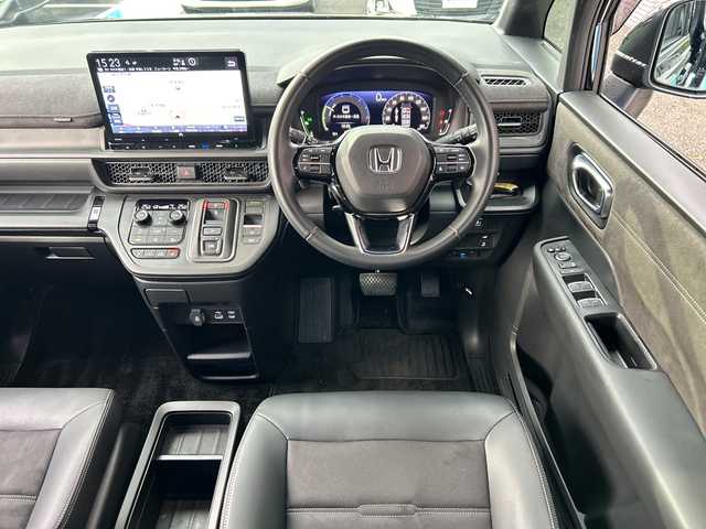 ホンダ ステップワゴン スパーダ eHEV プレミアムライン 広島県 2022(令4)年 5.2万km クリスタルブラックパール 禁煙/ホンダセンシング/純正11.4インチホンダコネクトナビ（LXM-237VFLi）/・CD/DVD/DTV/Bluetooth/MusicRack/スマホ連携/マルチビューモニター/パワーバックドア/両側パワースライドドア/減速セレクター/アダプティブクルーズコントロール/ハーフレザーシート/シートヒーター（１/2列目）/オットマンシート/LEDアクティブコーナリングライト/オートライト/アダプティブドライビングビーム/LEDフォグランプ/シーケンシャルタ―ンランプ/純正アルミホイール/コーナーセンサー/BSM/シートバックテーブル/ドライブレコーダー/ビルトインETC/純正フロアマット/純正ドアバイザー/電子パーキング/ブレーキホールド/スマートキー/プッシュスタート/スペアキー