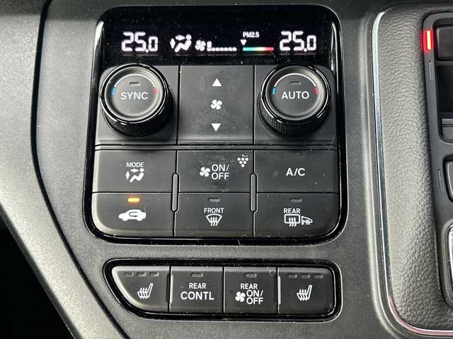 ホンダ ステップワゴン スパーダ eHEV プレミアムライン 広島県 2022(令4)年 5.2万km クリスタルブラックパール 禁煙/ホンダセンシング/純正11.4インチホンダコネクトナビ（LXM-237VFLi）/・CD/DVD/DTV/Bluetooth/MusicRack/スマホ連携/マルチビューモニター/パワーバックドア/両側パワースライドドア/減速セレクター/アダプティブクルーズコントロール/ハーフレザーシート/シートヒーター（１/2列目）/オットマンシート/LEDアクティブコーナリングライト/オートライト/アダプティブドライビングビーム/LEDフォグランプ/シーケンシャルタ―ンランプ/純正アルミホイール/コーナーセンサー/BSM/シートバックテーブル/ドライブレコーダー/ビルトインETC/純正フロアマット/純正ドアバイザー/電子パーキング/ブレーキホールド/スマートキー/プッシュスタート/スペアキー