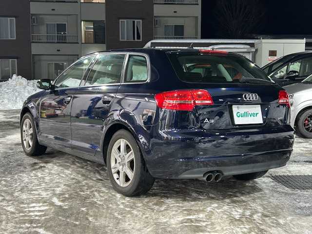 アウディ Ａ３ スポーツバック 1．4 TFSI 道東・釧路十勝 2010(平22)年 6.6万km ディープシーブルーパールエフェクト 横滑り防止/キセノンライト/コーナーセンサー/純正アルミ付夏タイヤ積込