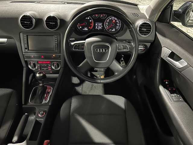 アウディ Ａ３ スポーツバック 1．4 TFSI 道東・釧路十勝 2010(平22)年 6.6万km ディープシーブルーパールエフェクト 横滑り防止/キセノンライト/コーナーセンサー/純正アルミ付夏タイヤ積込