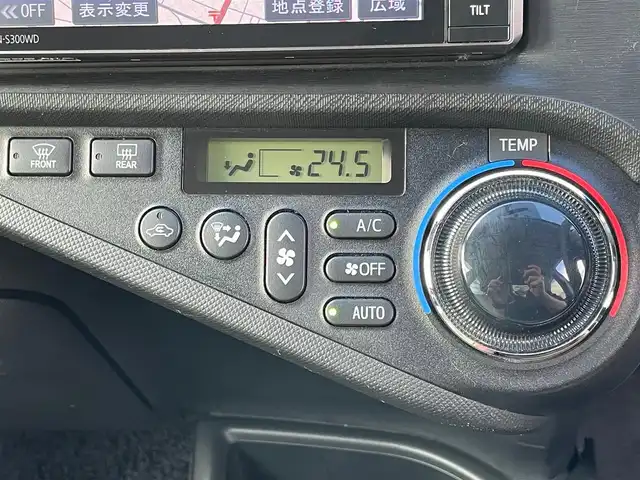 トヨタ アクア S 岩手県 2012(平24)年 12.7万km シトラスオレンジマイカメタリック 社外メモリーナビ/　BT/CD/DVD/オートライト/シートヒーター/スマートキー/ETC