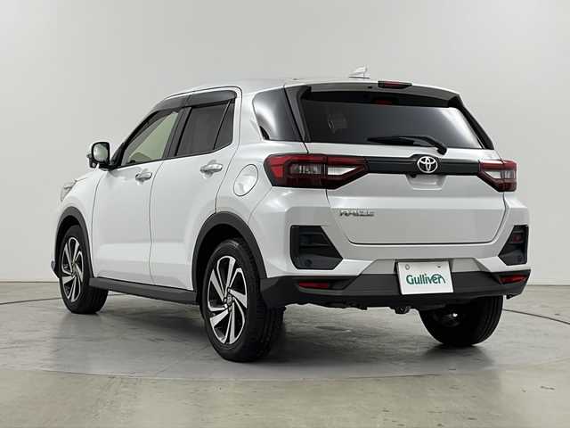 トヨタ ライズ Z 道央・札幌 2022(令4)年 5.4万km シャイニングホワイトパール ・4WD/・純正９型ナビ  フルセグTV/BT/AM/FM/・全方位カメラ/・アダプティブクルーズコントロール/・コーナーセンサー/・オートホールド/・前席シートヒーター/・ETC2.0/・アイドリングストップ/・横滑り防止装置