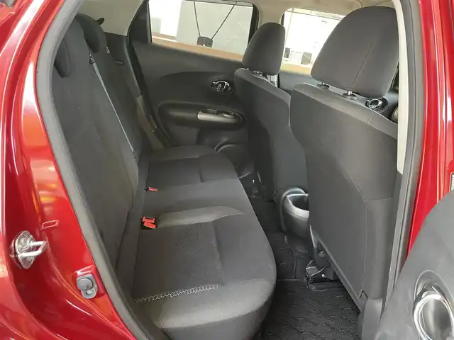 日産 ジューク 15RX Vセレクション 愛知県 2016(平28)年 2.6万km ラディアントレッド ワンオーナー/純正メモリナビ〈MJ116D-W〉/フルセグＴＶ/CD/AUX/バックカメラ/ビルトインETC/純正フロアマット/アイドリングストップ/車線逸脱警報/エマージェンシーブレーキ/ビークルダイナミクスコントロール/ステアリングスイッチ/フロントフォグランプ