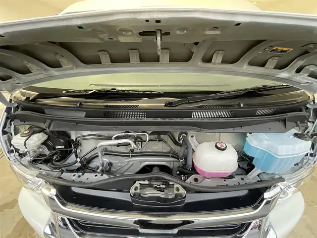 トヨタ ハイエース GL ロング 群馬県 2024(令6)年 1万km ホワイトパールクリスタルシャイン トヨタセーフティセンス/・プリクラッシュセーフティ/・レーンディパーチャーアラート/・オートマチックハイビーム/・クリアランスソナー/・パーキングサポートブレーキ/ALPINEナビ/　　Bluetooth/フルセグ/SD/    USB/FM/AM/パノラミックビューモニター/デジタルインナーミラー/助手席側パワースライドドア/10人乗り/4WD/ALPINE12.8型フリップダウンモニター/前後ドライブレコーダー（ナビ連動）/オートLEDヘッドライト/フォグランプ/スマートキー/ステアリングスイッチ