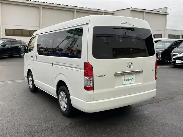 トヨタ ハイエース GL ロング 群馬県 2024(令6)年 1万km ホワイトパールクリスタルシャイン トヨタセーフティセンス/・プリクラッシュセーフティ/・レーンディパーチャーアラート/・オートマチックハイビーム/・クリアランスソナー/・パーキングサポートブレーキ/ALPINEナビ/　　Bluetooth/フルセグ/SD/    USB/FM/AM/パノラミックビューモニター/デジタルインナーミラー/助手席側パワースライドドア/10人乗り/4WD/ALPINE12.8型フリップダウンモニター/前後ドライブレコーダー（ナビ連動）/オートLEDヘッドライト/フォグランプ/スマートキー/ステアリングスイッチ