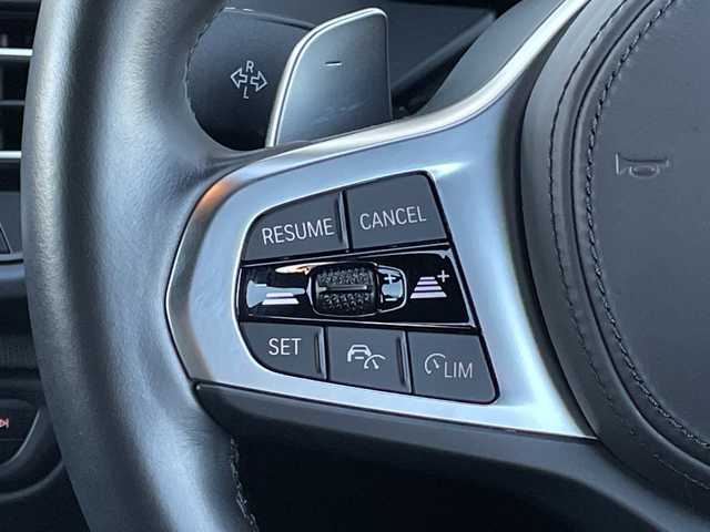 ＢＭＷ ＢＭＷ Ｍ１３５ｉ xDrive 千葉県 2023(令5)年 1.1万km サファイアブラックP 純正10.25インチiDriveナビゲーション/(AM/FM/Bluetooth)/前後ドライブレコーダー/ヘッドアップディスプレイ/ブラインドスポットモニター/ワイヤレス充電/社外レーダー/衝突被害軽減システム/車線逸脱警報/バックカメラ/クルーズコントロール/横滑り防止装置/ETC/アイドリングストップ/LEDヘッドライト/オートライト/ウィンカーミラー/電動格納ミラー/純正18インチAW/シートヒーター/シートリフター/禁煙車/プッシュスタート/スマートキー/フロアマット/スペアキー/取扱説明書/保証書