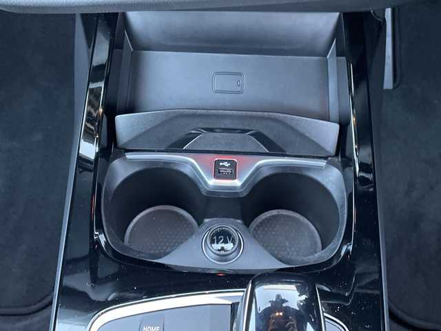 ＢＭＷ ＢＭＷ Ｍ１３５ｉ xDrive 千葉県 2023(令5)年 1.1万km サファイアブラックP 純正10.25インチiDriveナビゲーション/(AM/FM/Bluetooth)/前後ドライブレコーダー/ヘッドアップディスプレイ/ブラインドスポットモニター/ワイヤレス充電/社外レーダー/衝突被害軽減システム/車線逸脱警報/バックカメラ/クルーズコントロール/横滑り防止装置/ETC/アイドリングストップ/LEDヘッドライト/オートライト/ウィンカーミラー/電動格納ミラー/純正18インチAW/シートヒーター/シートリフター/禁煙車/プッシュスタート/スマートキー/フロアマット/スペアキー/取扱説明書/保証書