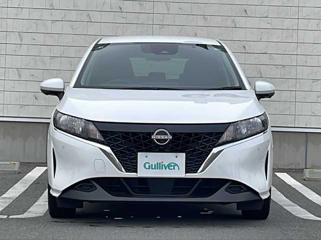 日産 ノート X FOUR 山形県 2022(令4)年 7.3万km ピュアホワイトパール 禁煙車/プロパイロット/ハンドル支援/デジタルルームミラー/・インテリジェントエマージェンシーブレーキ/・ふらつき警報/・前方衝突予測警報/・標識検知機能/・側方運転支援/・後側方衝突防止支援システム/・アラウンドビューモニター/・踏み間違い衝突防止アシスト/・後退時車両検知警報/・インテリジェント ルームミラー/・エマージェンシーストップシグナル/インテリジェントBSI/純正ナビ/BT.USB.AndoroidAuto.AppleCarPlay.HDMI/フルセグ/ビルトインETC2.0/ステアリングヒーター/シートヒーター/置くだけ充電/クリアランスソナー/電動パーキングブレーキ/オートホールド/プッシュスタート/スマートキー