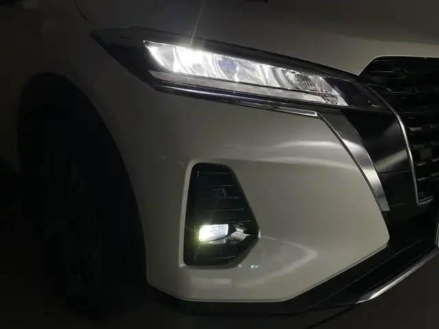 日産 キックス X ツートーンインテリアED 群馬県 2020(令2)年 5.5万km ブリリアントホワイトパール インテリジェントアラウンドビューモニター/インテリジェントルームミラー/========/純正9インチナビ/AM/FM/CD/DVD/BT/フルセグ/ETC/ナビ連動前方ドライブレコーダー/合皮シート/前席シートヒーター/ステアリングヒーター/寒冷地仕様/プロパイロット/インテリジェントエマージェンシーブレーキ/インテリジェントLI(車線逸脱防止支援システム)/LDW(車線逸脱警報)/インテリジェントDA(ふらつき警報)/踏み間違い衝突防止アシスト/フロント&バックソナー/アイドリングストップ/スマートキー/プッシュスタート/LEDヘッドライト